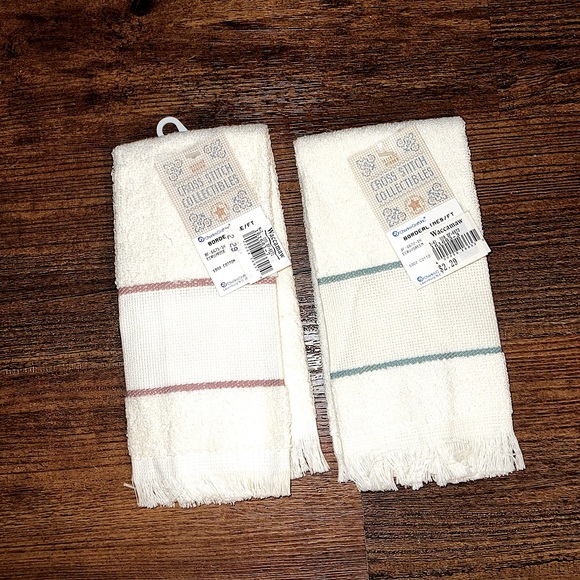 Two Vintage Charles Craft Cross Stitch Collectible Small Handheld Towels - Picture 2 of 12
